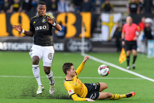 s Patrick Kpozo och Elfsborgs Adam Lundqvist