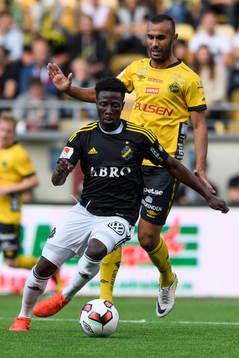 s Ebenezer Ofori och Elfsborgs Issam Jebali
