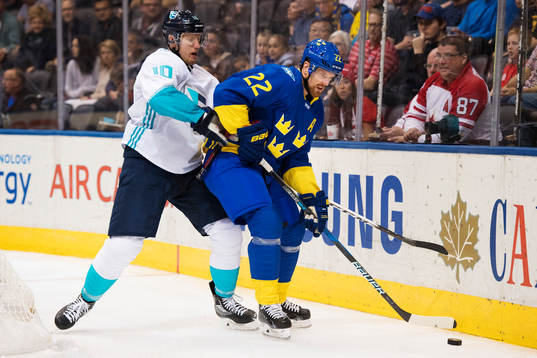 Europas Christian Ehrhoff och Sveriges Daniel Sedin