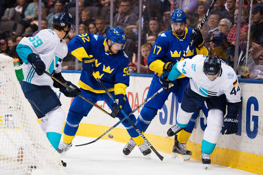 Europas Roman Josi och Dennis Seidenberg utmanas av