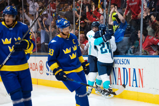 Sveriges Loui Eriksson och Henrik Sedin deppar samtidigt