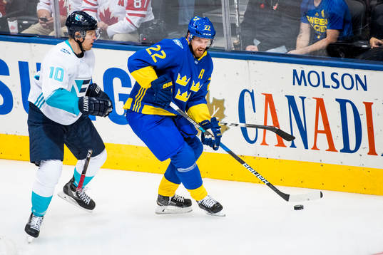 Europas Christian Ehrhoff och Sveriges Daniel Sedin
