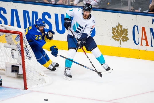 Sveriges Daniel Sedin och Europas Mark Streit