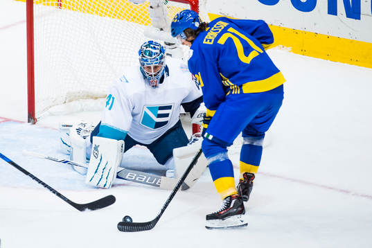 Sveriges Loui Eriksson och Europas målvakt Jaroslav Halak