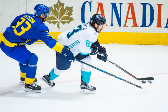 Sveriges Henrik Sedin jagar Europas Mats Zuccarello