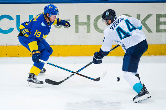 Sveriges Nicklas Bäckström och Europas Dennis Seidenberg
