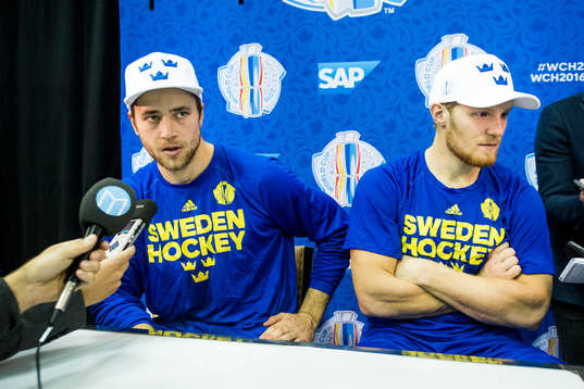 Sveriges Victor Hedman och Gabriel Landeskog