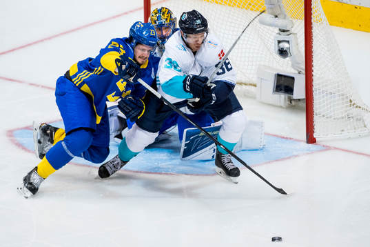 Sveriges Oliver Ekman Larsson och Europas Jannik Hansen i