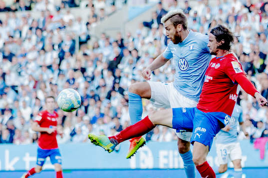 Malmö FFs Rasmus Bengtsson och Helsingborgs Linus Hallenius