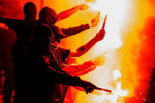 Helsingborgs klacken bränner av bengaler