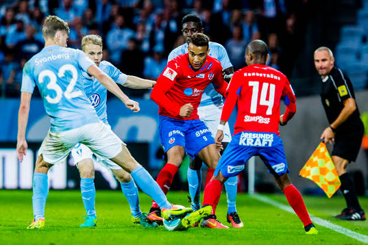 Malmö FFs Mattias Svanberg och Oscar Lewicki stoppar