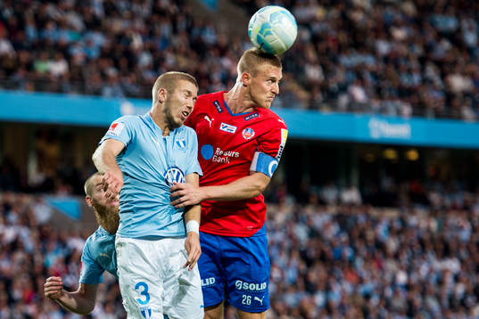 Malmö FFs Anton Tinnerholm och Helsingborgs Peter Larsson
