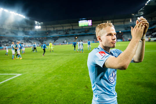 Malmö FFs Oscar Lewicki tackar publiken