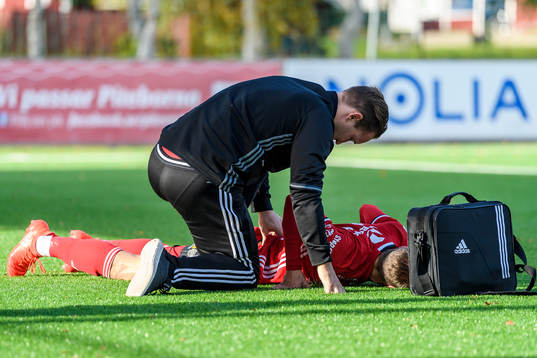 s James Burgin får behandling