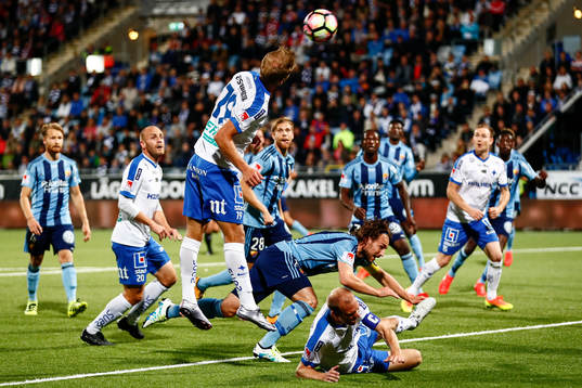 Norrköpings Sebastian Andersson med målchans