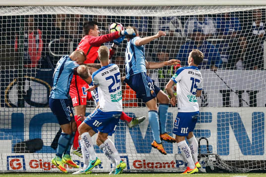 Djurgårdens Niklas Gunnarsson med målchans mot