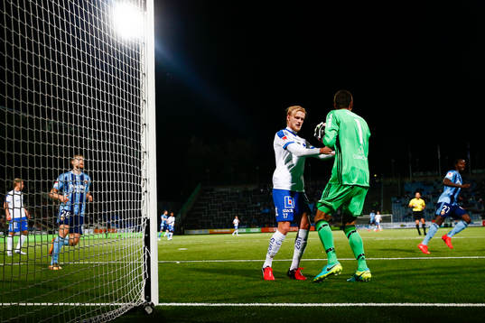 Norrköpings Karl Holmberg och Djurgårdens målvakt