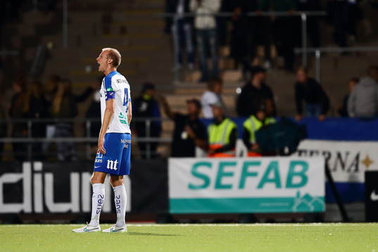 Norrköpings Andreas Johansson reagerar på att