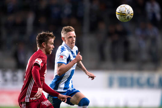 Östersunds Dennis Widgren och IFK Göteborgs Sören Rieks