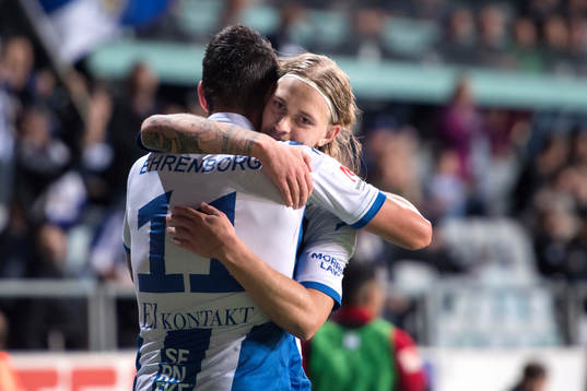 IFK Göteborgs Martin Smedberg Dalence kramar om Elias Mar