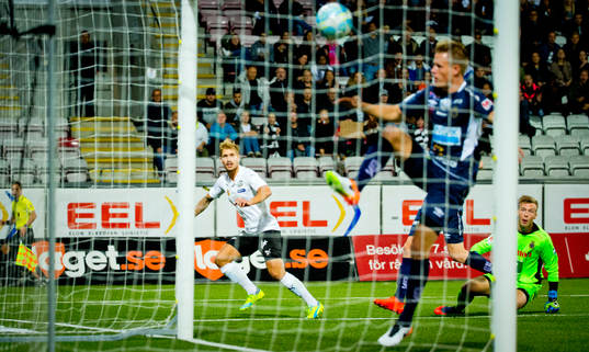 Örebros Daniel Björnqvist gör 1-0
