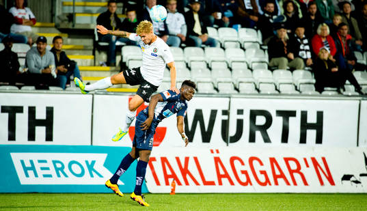 Örebros Daniel Björnqvist och Gefles Kwame Bonsu