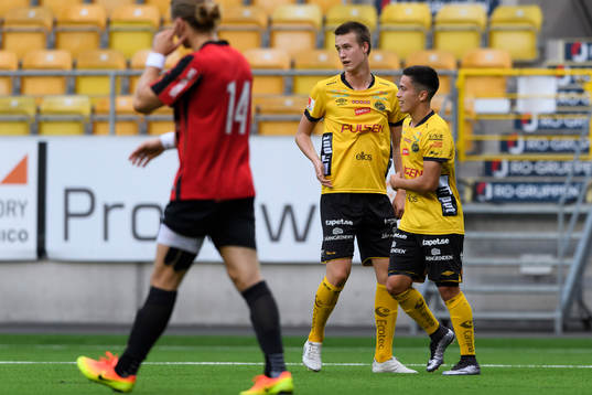 Elfsborgs Sebastian Loyola Nydén gör 1-0 och jublar med