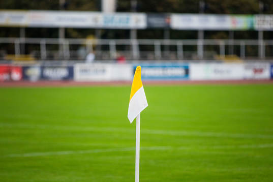 En hörnflagga på Falkenbergs idrottsplats