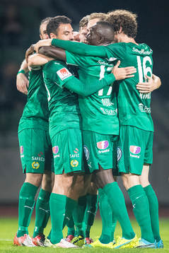 Hammarbys spelare jublar