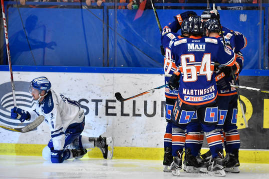 Växjös spelare jublar