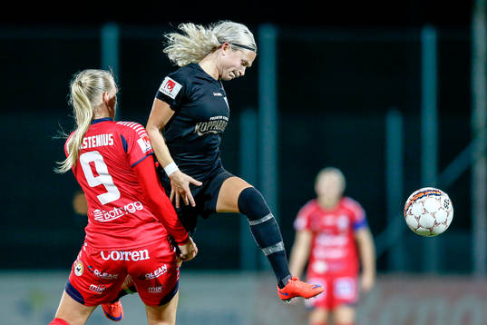 Linköpings Stina Blackstenius och Göteborgs Filippa