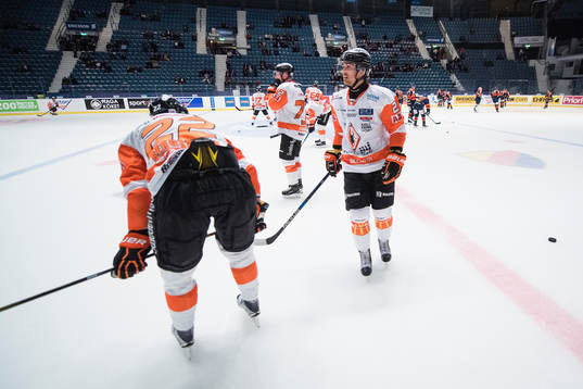 Karlskronas Alexander Bergström och Robin Gartner värmer