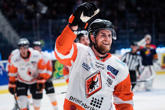 Karlskronas Alexander Wiklund jublar