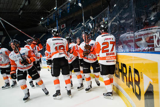 Karlskronas spelar jublar