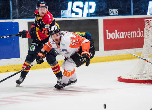 Djurgårdens Albin Lundin och Karlskronas Niklas Arell