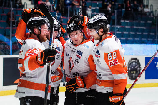 Karlskronas spelare jublar