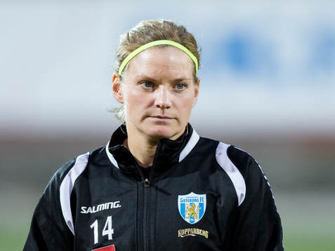 Göteborgs Sara Linden innan fotbollsmatchen i