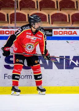 Luleås Isac Lundeström på uppvärmningen
