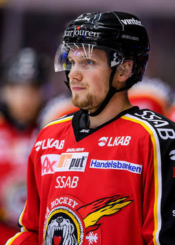 Luleås Petter Emanuelsson på uppvärmningen