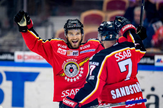 Luleås Craig Schira (v) jublar