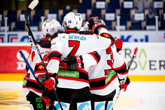 Malmö Redhawks Nils Andersson jublar