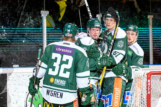 Färjestads Alexander Johansson jublar