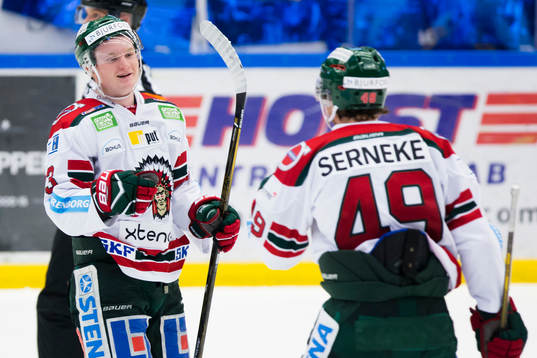 Frölundas Carl Grundström jublar