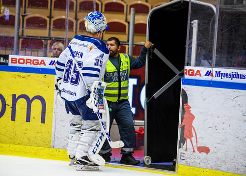 Leksands målvakt Atte Engren lämnar isen