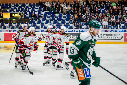 Malmö Redhawks Nils Andersson jublar