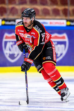 Luleås Jan Sandström med pucken