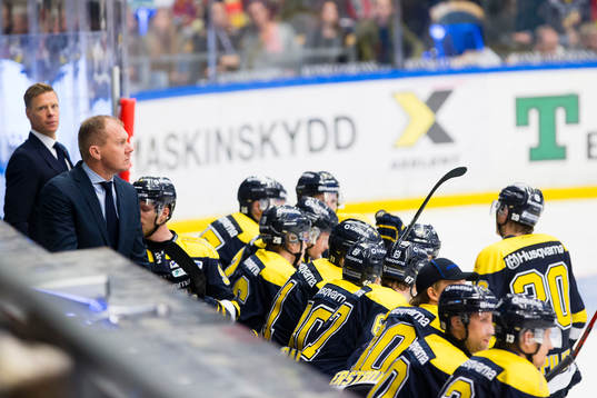 s assisterande tränare Nicklas Rahm och tränare Johan