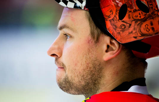Örebros målvakt Julius Hudacek deppar