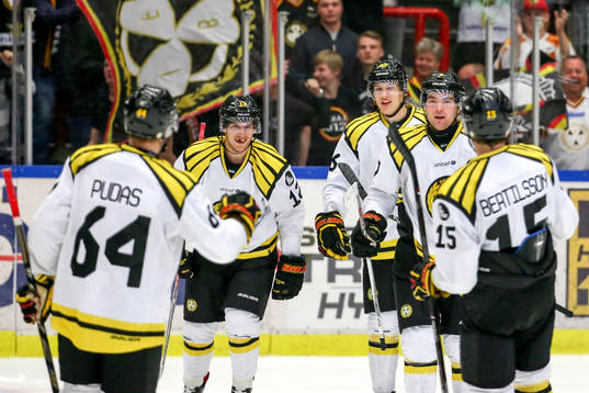 Brynäs Ponthus Westerholm jublar