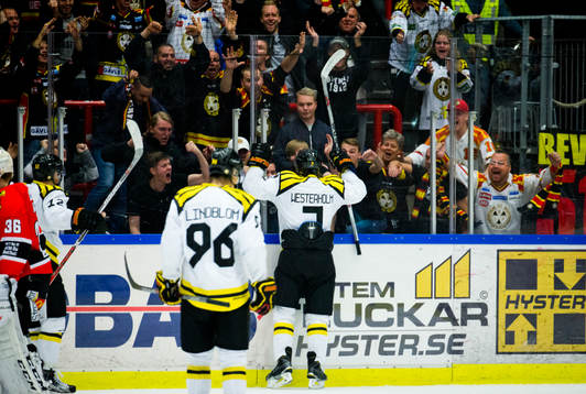 Brynäs Ponthus Westerholm gör 3-5 och jublar